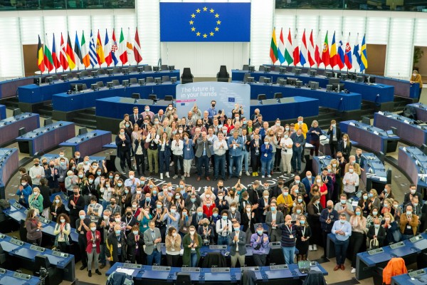 After the first meeting of the Conference on the Future of Europe, group photo in the EU Parliament